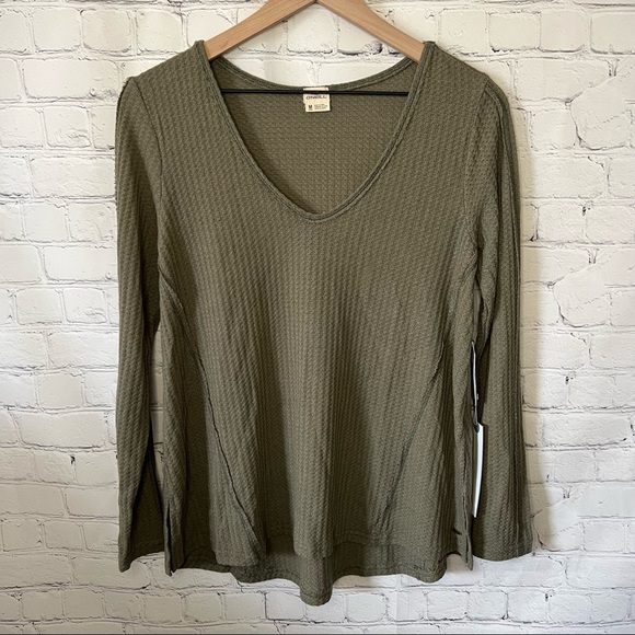 O’Neill Long Sleeve Waffle Knit Top Mickey Green Size Medium NWT - Picture 5 of 13